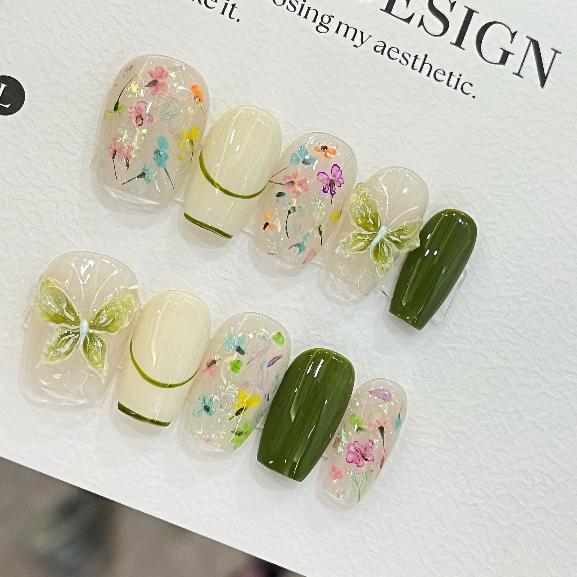 Pressed Flower Art - 10pcs Butterfly Flower Fake Nails Medium
